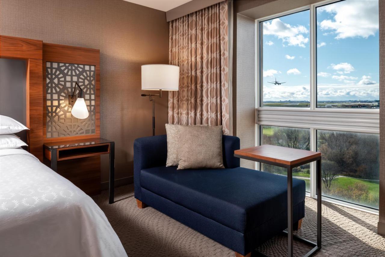 Sheraton Toronto Airport Hotel & Conference Centre Buitenkant foto