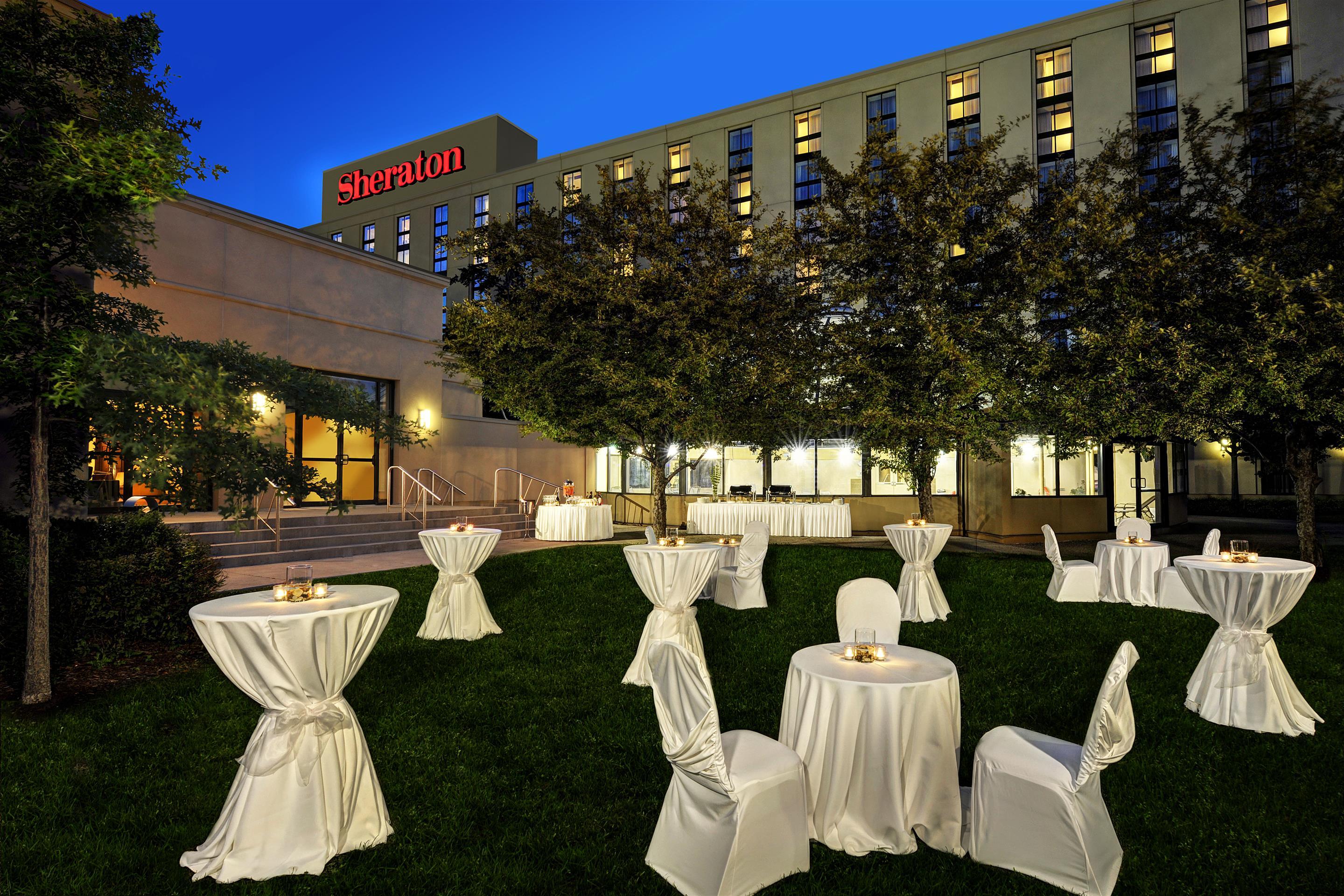 Sheraton Toronto Airport Hotel & Conference Centre Buitenkant foto