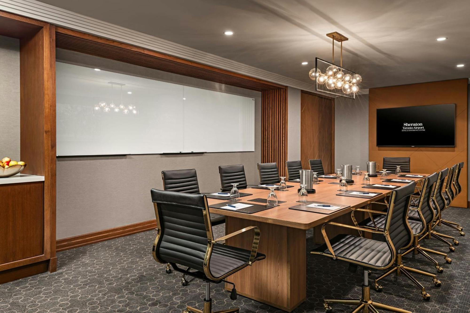 Sheraton Toronto Airport Hotel & Conference Centre Buitenkant foto