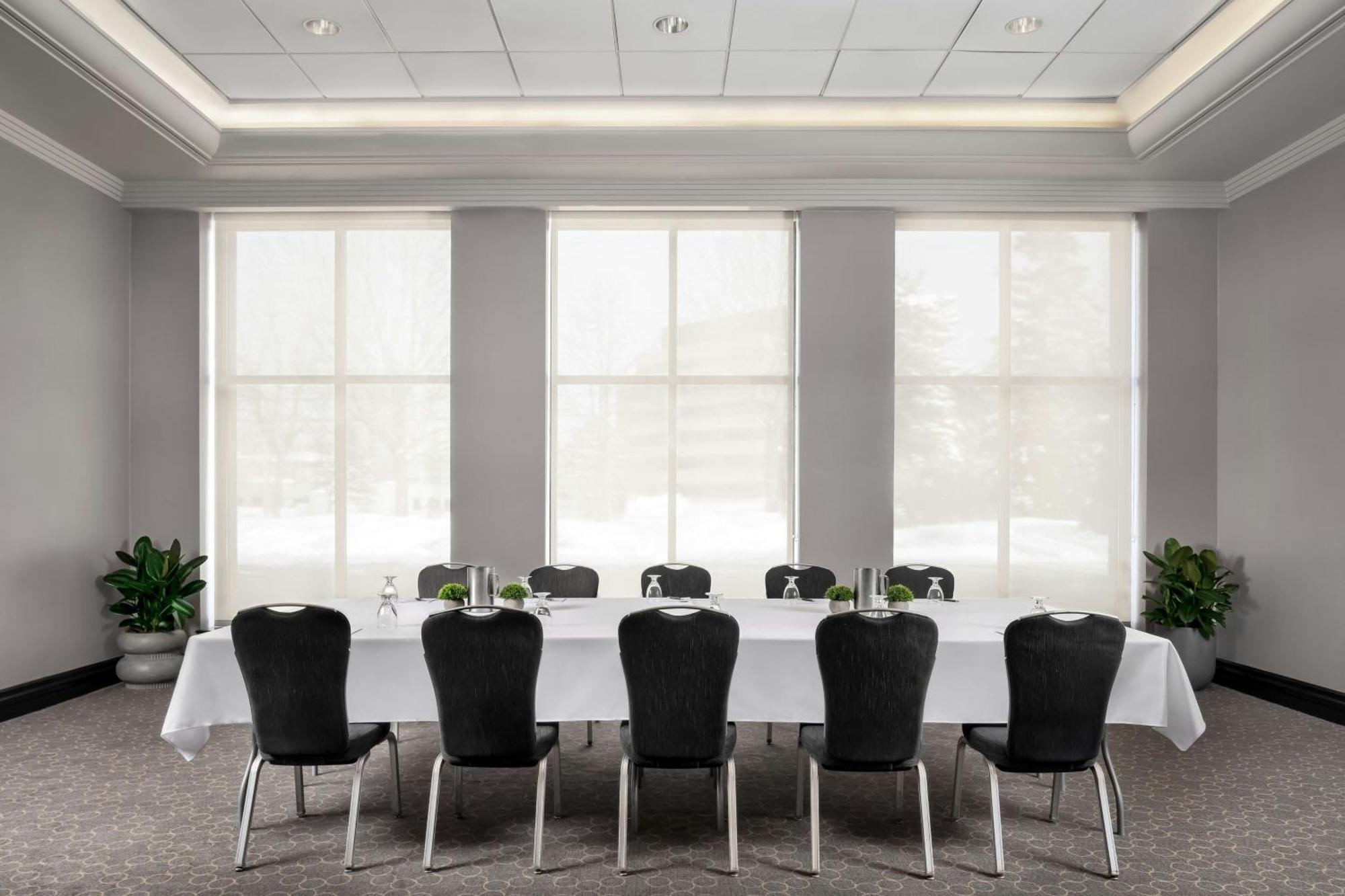 Sheraton Toronto Airport Hotel & Conference Centre Buitenkant foto