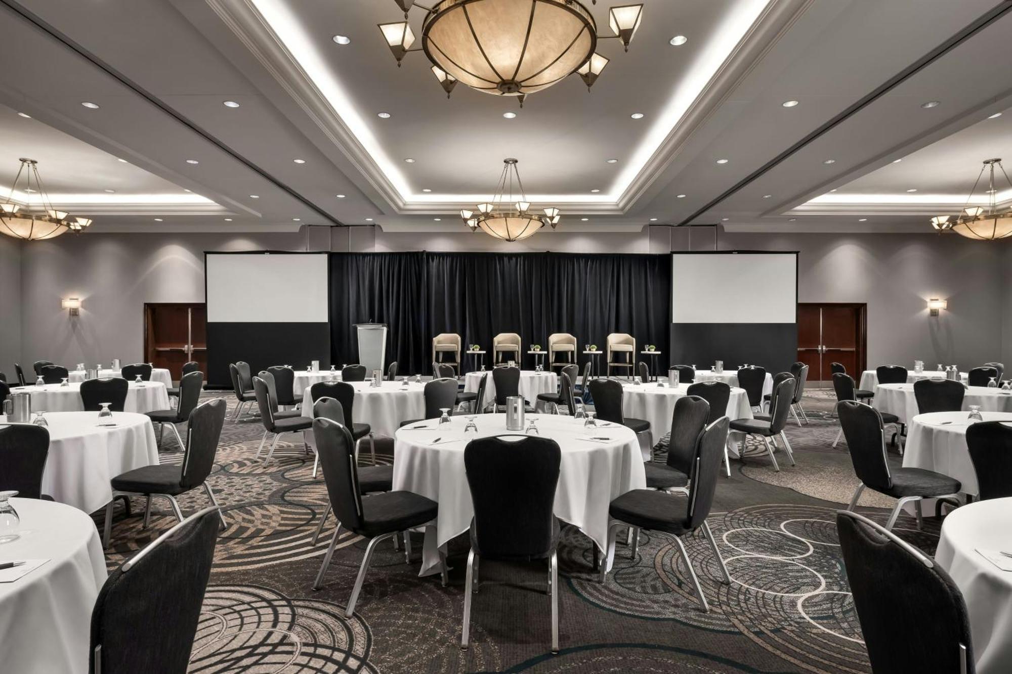 Sheraton Toronto Airport Hotel & Conference Centre Buitenkant foto