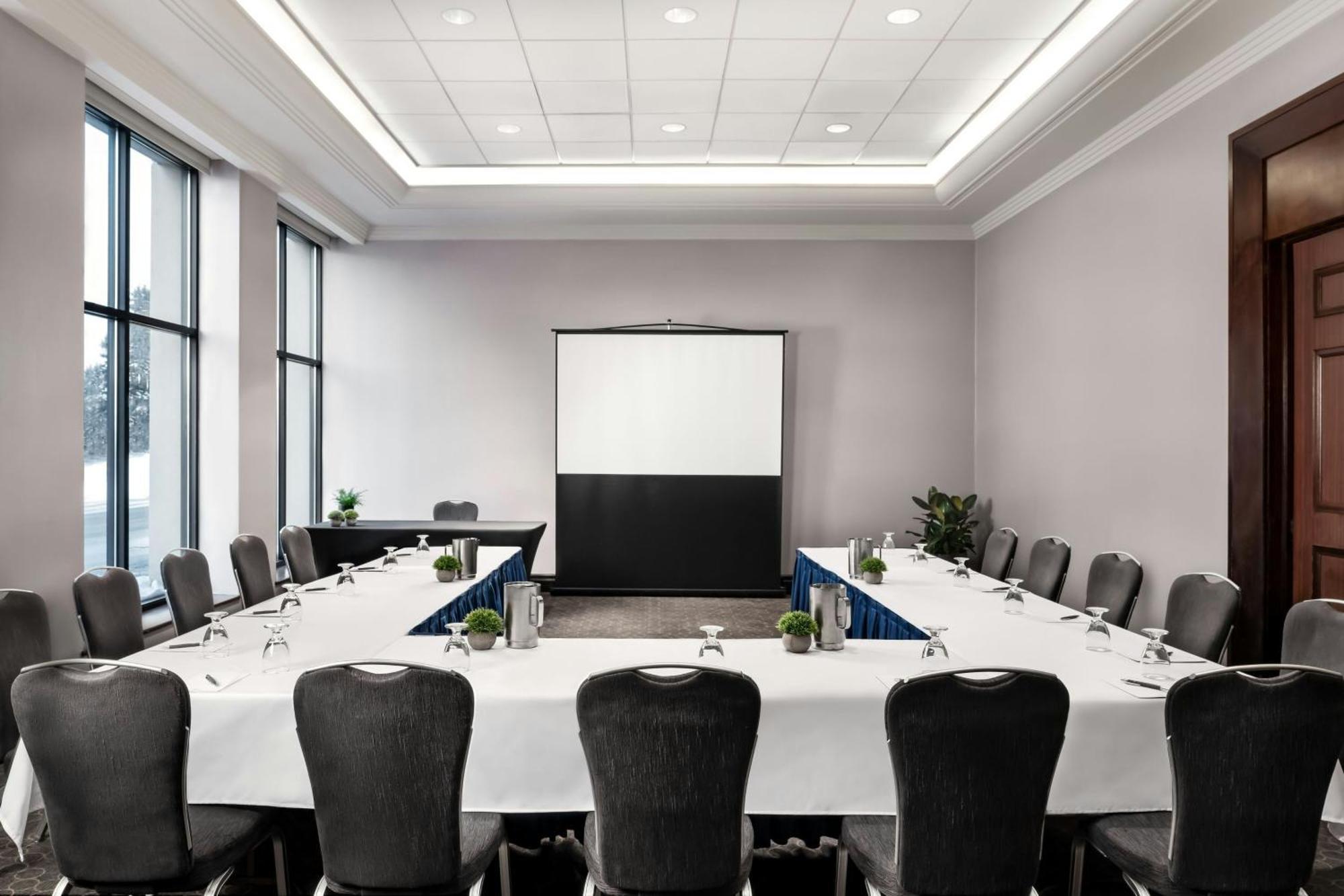 Sheraton Toronto Airport Hotel & Conference Centre Buitenkant foto