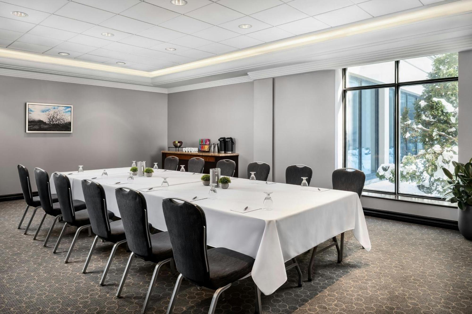 Sheraton Toronto Airport Hotel & Conference Centre Buitenkant foto