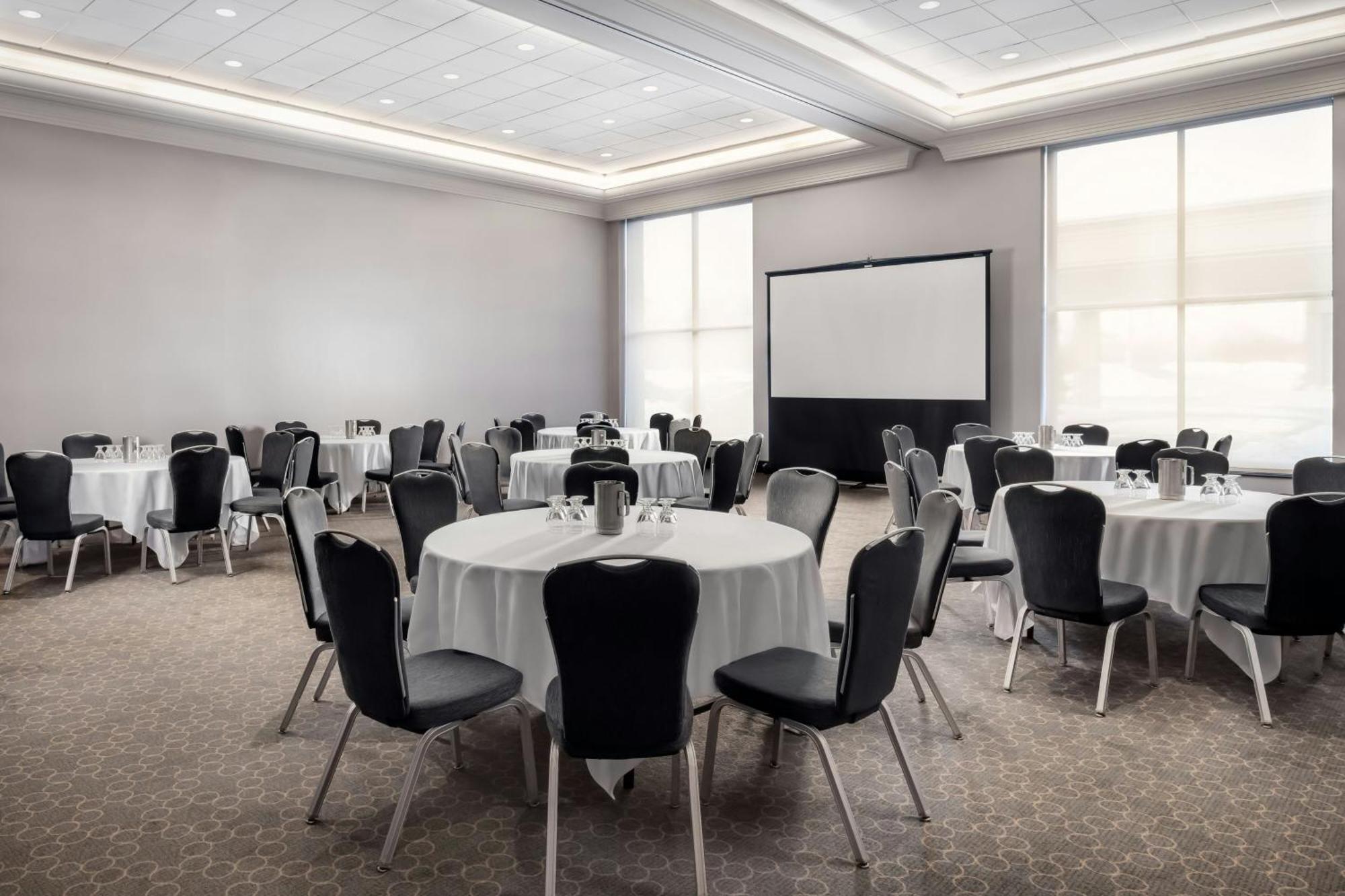 Sheraton Toronto Airport Hotel & Conference Centre Buitenkant foto