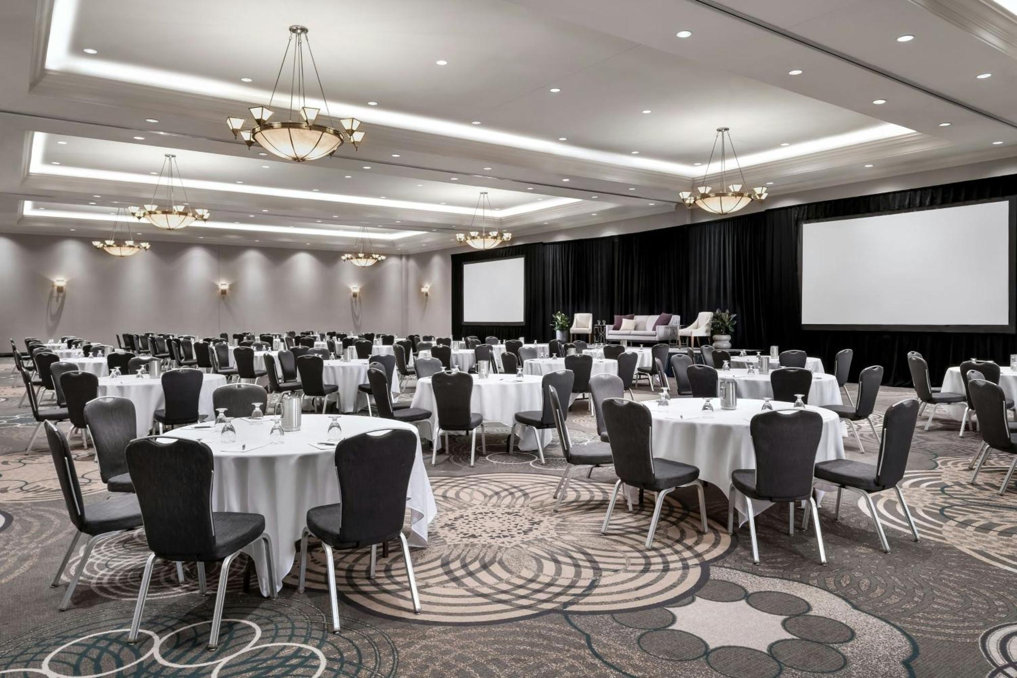 Sheraton Toronto Airport Hotel & Conference Centre Buitenkant foto