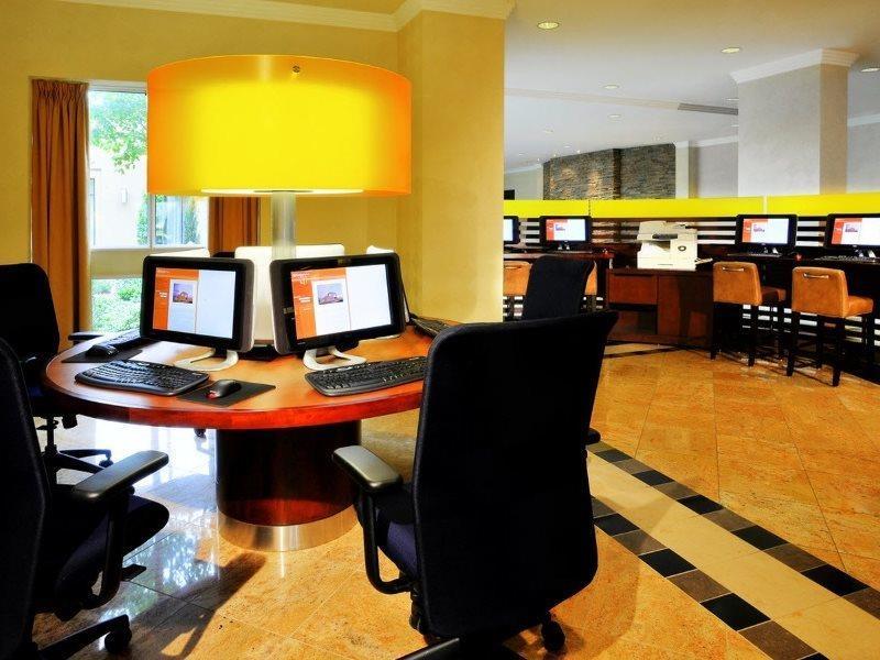 Sheraton Toronto Airport Hotel & Conference Centre Buitenkant foto